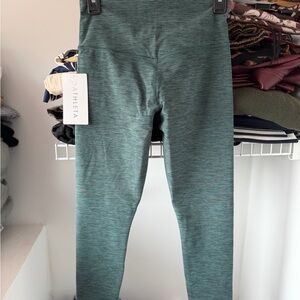 Athleta Elation Softluxe Tight Women’s Small Greenish Leggings NWT